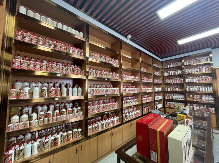 九号查酒|更换残缺老酒标签、无自制饮品经营许可…梅林这两家商户被突查! 酒类经营